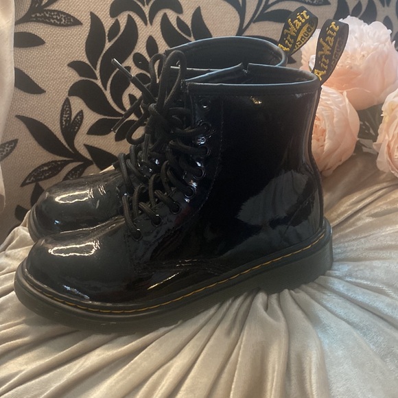 Dr. Martens Other - 🎀 Dr Martens Kids Unisex 1460 J Combat Boots Patent Leather Black Size 2